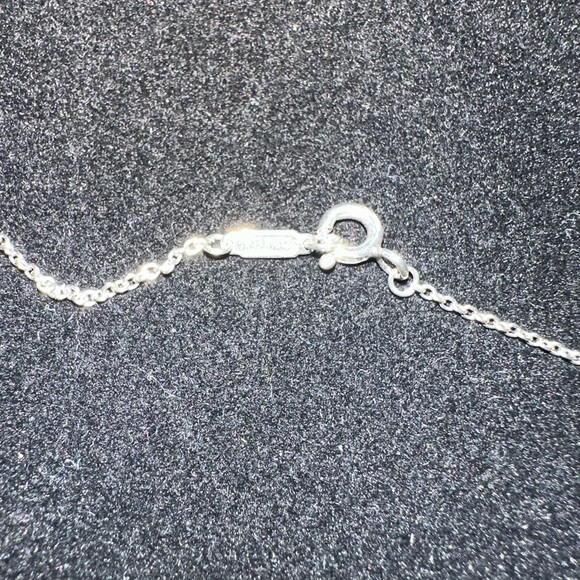 🔹Authentic Tiffany and Co .925 Necklace
🔹 - Picture 6 of 9